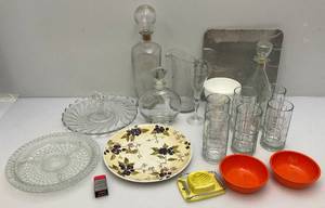 lot 87 image: Misc, Household Glass Items & More