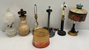 lot 143 image: Misc. Vintage Small Table Lamps & More