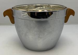 lot 154 image: Vintage Manning Bowman Art Deco Wood Handled Chrome Ice Bucket (No Lid)