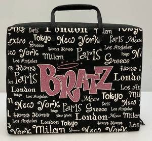 lot 175 image: Vintage BRATZ World Travel Carrying Case