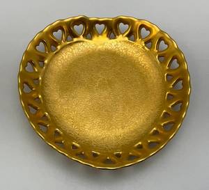 lot 181 image: 1940 Osborne Hand Painted 22K Gold Small Heart Shaped Plate 6