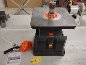 lot 11 image: Wen Oscillating Spindle Sander...
