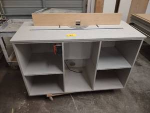 lot 20 image: Router Bench  ...