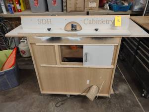 lot 19 image: Router Bench with Ridgid Router & K...