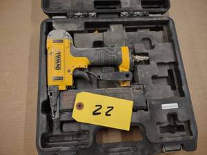 lot 22 image: Dewalt 23 ga. Trim Nailer...