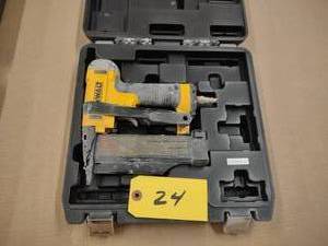 lot 24 image: Dewalt 23 ga. Trim Nailer...