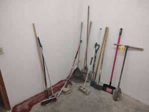 lot 139 image: Assorted Tools...