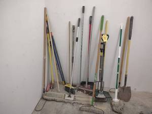 lot 140 image: Assorted Tools...