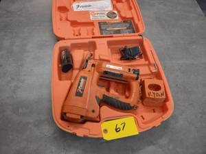 lot 67 image: Paslode IM200F18 Cordless 18 ga. Fi...