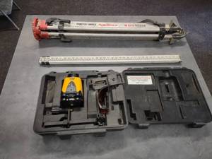 lot 80 image: Bosch LM30 Laser Level with Tripod ...