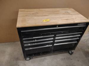 lot 122 image: Husky Rolling Tool Cabinet, 9 Drawe...