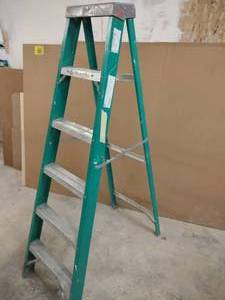 lot 133 image: Keller 6 Fiberglass Step Ladder...