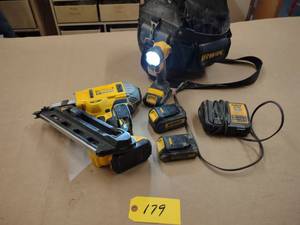lot 179 image: Dewalt DCN692 20 Volt 30 Degree Nai...