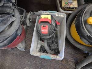 lot 202 image: Shop Vac 2.5 Gallon, 2.5 hp...
