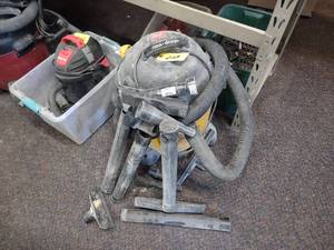 lot 203 image: Shop Vac 20 Gallon, 5.5 hp...