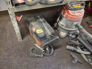 lot 204 image: Ridgid Propack Vac...