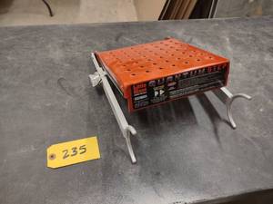 lot 235 image: Little Giant Quantum Step...