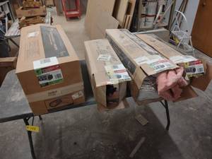 lot 250 image: (4) Flexible Ducts, 4, 4, 6, & 8...