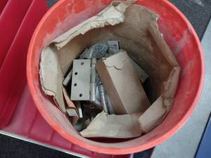 lot 323 image: Assorted Hinges...
