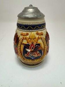 lot 17 image: Anheuser-Busch Collectors Club 1997 Membership Stein