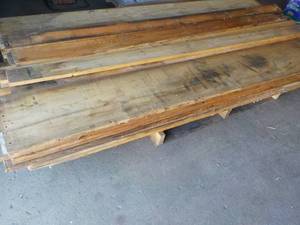 lot 9 image: Pallet of Wood- great for crafts, e...