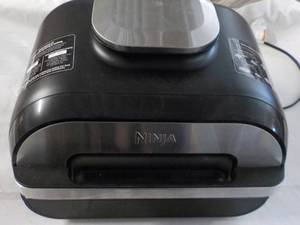 lot 10 image: Ninja Food Smart Grill- previously ...