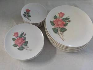 lot 20 image: 20 pc set Melmac Dishes...