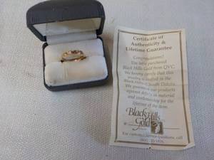 lot 25 image: Black Hills Gold Ring guessing siz...