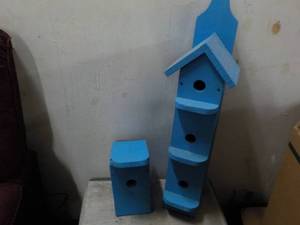 lot 50 image: 2 Painted Birdhouses 31 and 12 ta...