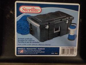 lot 78 image: Sterilite 31 x 17 x 13 Storage - c...