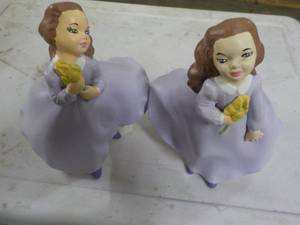 lot 82 image: 2 Ceramic Girls Dcor 7 tall...