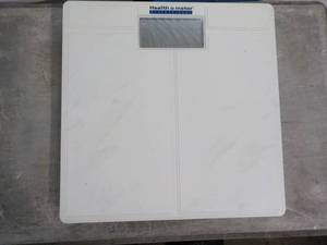 lot 84 image: Health O Meter Scale- tested and ac...