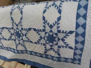 lot 89 image: Quilt - looks to be full size...