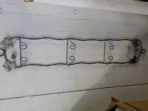 lot 91 image: Metal 3 ct Plate Rack...