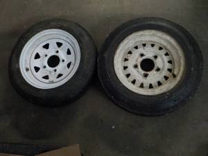 lot 92 image: 2 Tires Goodyear and Sport Trax...