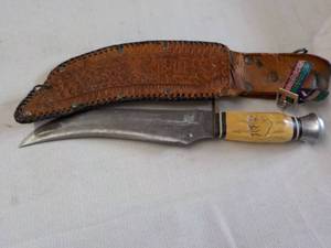 Buffalo Carved Knife and DBS Leathe...