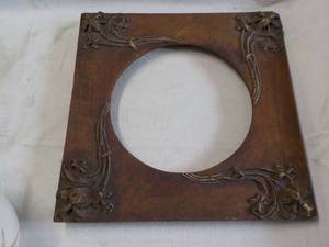 lot 111 image: Wood Vintage Decorative Frame 15 x ...