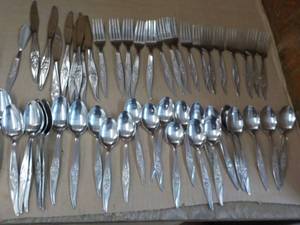 lot 117 image: Silverware Set in a plastic case...