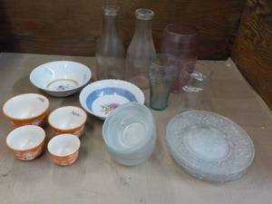 lot 123 image: Vintage Glassware...