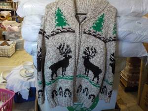 lot 128 image: Wildlife Sweater looks like a M...