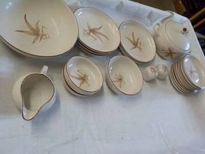 lot 142 image: True Porcelain Winfield Hand Crafte...
