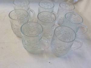 lot 146 image: Set of 8 Glass Cups...