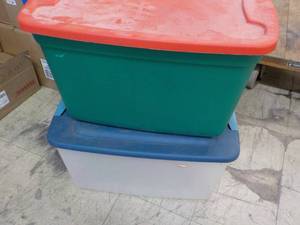 lot 152 image: 2 totes with covers...
