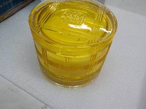 lot 177 image: Sun Kissed 18 oz Lemon Scented Cand...