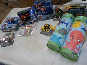 lot 211 image: Toys...