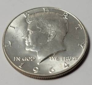 lot 32 image: 1964 Kennedy Silver Half Dollar Uncirculated