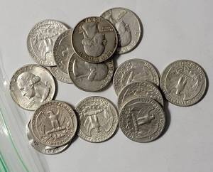 lot 29 image: 14  - 1960s Quarter Dollars - Silver