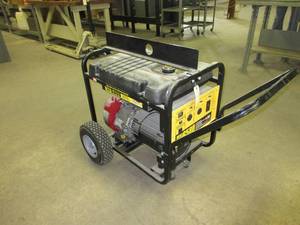 GENERAC MEGA FORCE  6500 GASOLINE GENERATOR - LIKE NEW