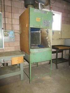 lot 214 image: FREE STANDING SPRAY BOOTH