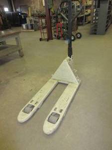 lot 216 image: CROWN PALLET JACK